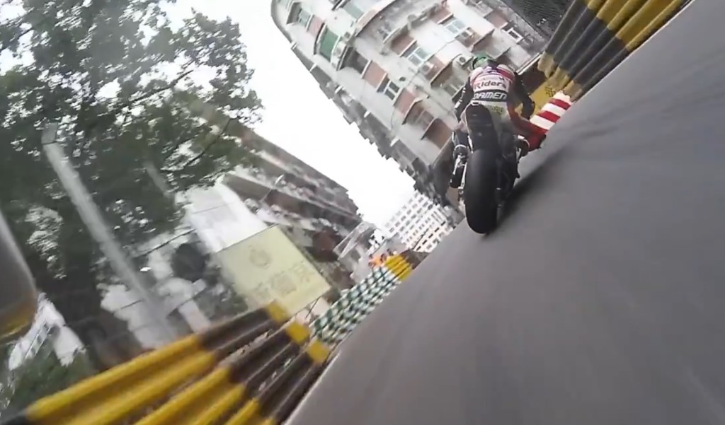 【バイク】ドキドキ、、市街地レース「マカオGP」での選手視点映像がスゴい！！