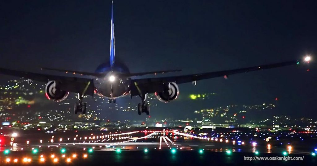大阪・伊丹空港の夜景を撮影した動画があまりにも美しいと絶賛の声！「めちゃくちゃかっこいい」「映画のワンシーンみたい」の声
